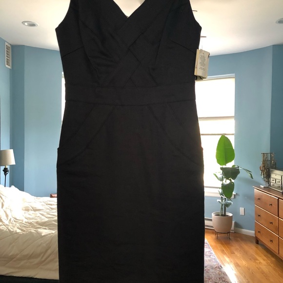 Fitted and flattering Milly dress - Picture 4 of 5